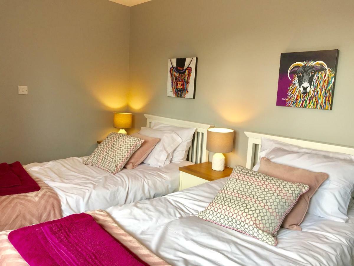 Hunters Lodge Exeter, Free Parking, Country Views, Great Wi-Fi, Large Garden Poltimore Exterior photo
