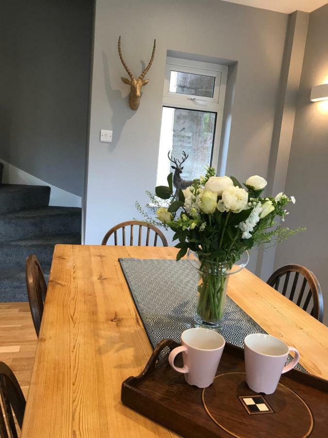 Hunters Lodge Exeter, Free Parking, Country Views, Great Wi-Fi, Large Garden Poltimore Exterior photo