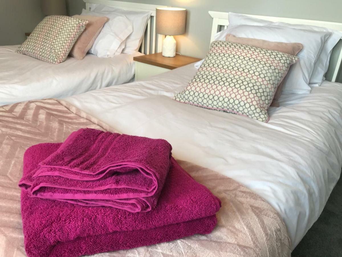Hunters Lodge Exeter, Free Parking, Country Views, Great Wi-Fi, Large Garden Poltimore Exterior photo
